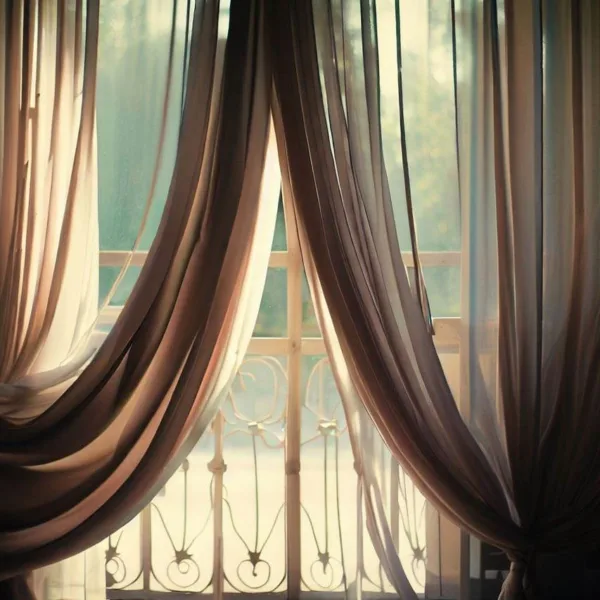 Clony na balkón: Vytvorte si súkromie a krásnu atmosféru